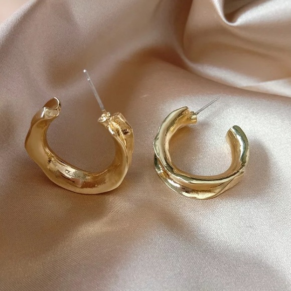 🌙Insta 18K gold plated casual earrings - Picture 6 of 7